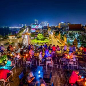 Le Moon Terrace Bar